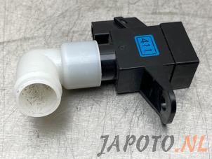 Używane Czujnik temperatury wewnetrznej Nissan Qashqai (J11) 1.2 DIG-T 16V Cena € 12,49 Procedura marży oferowane przez Japoto Parts B.V.
