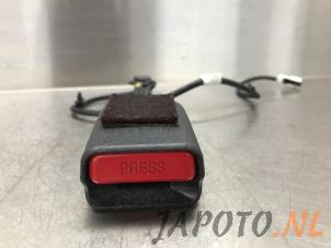 Usagé Insertion ceinture de sécurité avant droite Nissan Qashqai (J11) 1.2 DIG-T 16V Prix € 19,95 Règlement à la marge proposé par Japoto Parts B.V.