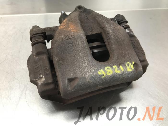 Gebrauchte Bremszange rechts vorne Toyota Auris (E15) 1.6 Dual VVT-i 16V Preis € 15,70 Margenregelung angeboten von Japoto Parts B.V.