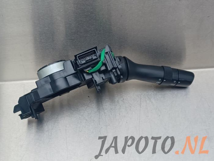 Interruptor de luz de un Toyota Aygo (B40) 1.0 12V VVT-i 2015