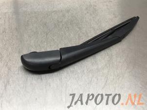 Used Rear wiper arm Toyota Auris (E18) 1.4 D-4D-F 16V Price € 19,95 Margin scheme offered by Japoto Parts B.V.