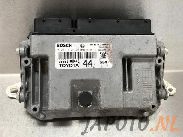 Cerradura de contacto y ordenador de un Toyota Aygo (B40) 1.0 12V VVT-i 2015