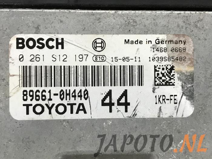 Cerradura de contacto y ordenador de un Toyota Aygo (B40) 1.0 12V VVT-i 2015