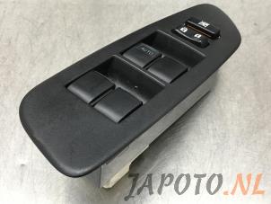 Usados Interruptor combinado de ventanillas Toyota Auris (E15) 1.6 Dual VVT-i 16V Precio € 37,50 Norma de margen ofrecido por Japoto Parts B.V.