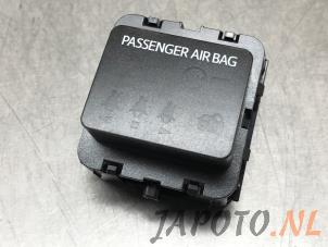 Usagé Airbag témoin Toyota Auris (E18) 1.4 D-4D-F 16V Prix € 14,95 Règlement à la marge proposé par Japoto Parts B.V.
