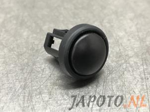 Used Light sensor Toyota Auris (E18) 1.4 D-4D-F 16V Price € 15,00 Margin scheme offered by Japoto Parts B.V.