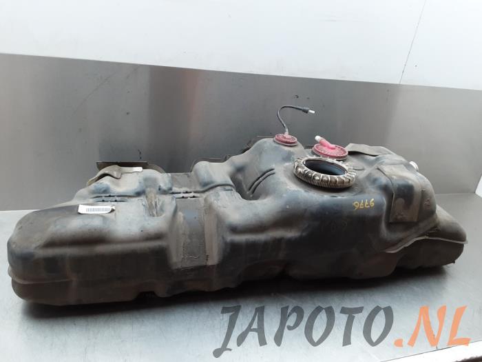 Begagnade Tank Toyota Land Cruiser (J15) 3.0 D-4D-F 16V Van Pris € 190,58 Inklusive moms erbjuds av Japoto Parts B.V.