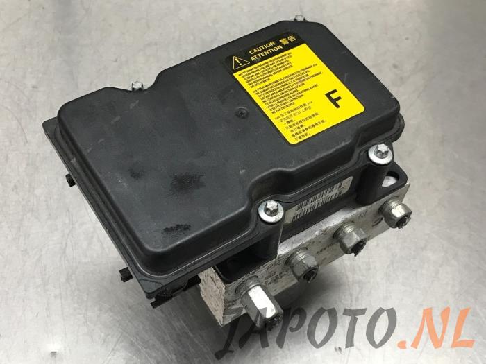 Używane Pompa ABS Toyota Auris (E15) 1.6 Dual VVT-i 16V Cena € 62,95 Procedura marży oferowane przez Japoto Parts B.V.