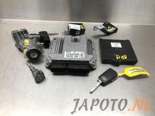 Usagé Serrure de contact + ordinateur Toyota Auris (E18) 1.4 D-4D-F 16V Prix € 250,00 Règlement à la marge proposé par Japoto Parts B.V.
