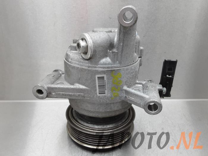 Usagé Pompe clim Toyota Aygo (B40) 1.0 12V VVT-i Prix € 52,45 Règlement à la marge proposé par Japoto Parts B.V.