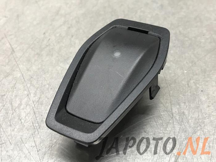 Gebrauchte Lichtsensor Hyundai i40 CW (VFC) 1.7 CRDi 16V Preis € 26,20 Margenregelung angeboten von Japoto Parts B.V.