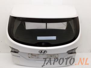 Usagé Hayon arrière Hyundai i40 CW (VFC) 1.7 CRDi 16V Prix € 499,00 Règlement à la marge proposé par Japoto Parts B.V.