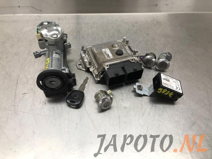 Used Ignition lock + computer Suzuki Alto 1.0 12V Price € 104,95 Margin scheme offered by Japoto Parts B.V.