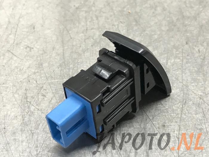 Panic lighting switch from a Mitsubishi Space Star (A0) 1.0 12V 2015