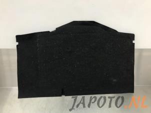 Usagé Plaque sol coffre Suzuki Swift (ZA/ZC/ZD) 1.2 16V Prix € 49,95 Règlement à la marge proposé par Japoto Parts B.V.