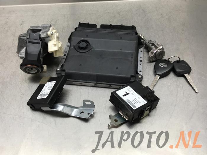 Used Ignition lock + computer Toyota Auris (E15) 1.6 Dual VVT-i 16V Price € 104,99 Margin scheme offered by Japoto Parts B.V.