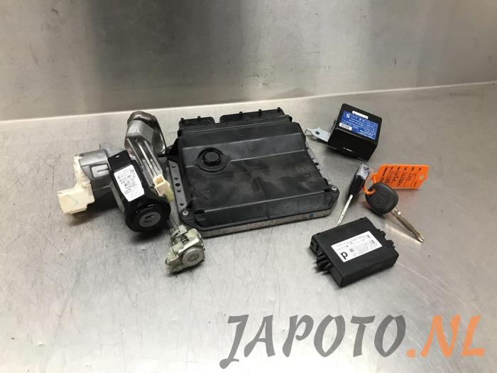 Used Ignition lock + computer Toyota Urban Cruiser 1.33 Dual VVT-I 16V 2WD Price € 209,95 Margin scheme offered by Japoto Parts B.V.