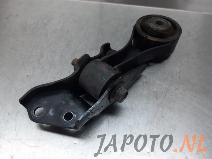 Gearbox mount from a Toyota Urban Cruiser 1.33 Dual VVT-I 16V 2WD 2009