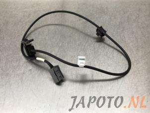 Begagnade USB-kontakt Mitsubishi Space Star (A0) 1.0 12V Pris € 24,95 Marginaltabell erbjuds av Japoto Parts B.V.