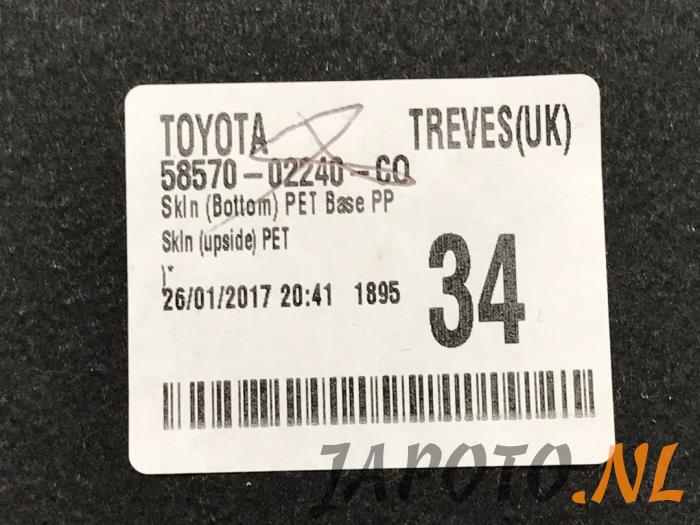 Coffre tapis d'un Toyota Auris Touring Sports (E18) 1.8 16V Hybrid
