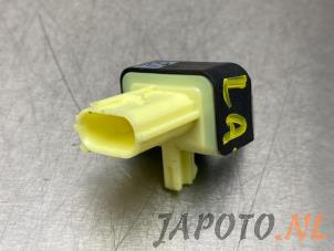 Used Airbag sensor Toyota Yaris IV (P21/PA1/PH1) 1.5 12V Hybrid Price € 24,99 Margin scheme offered by Japoto Parts B.V.