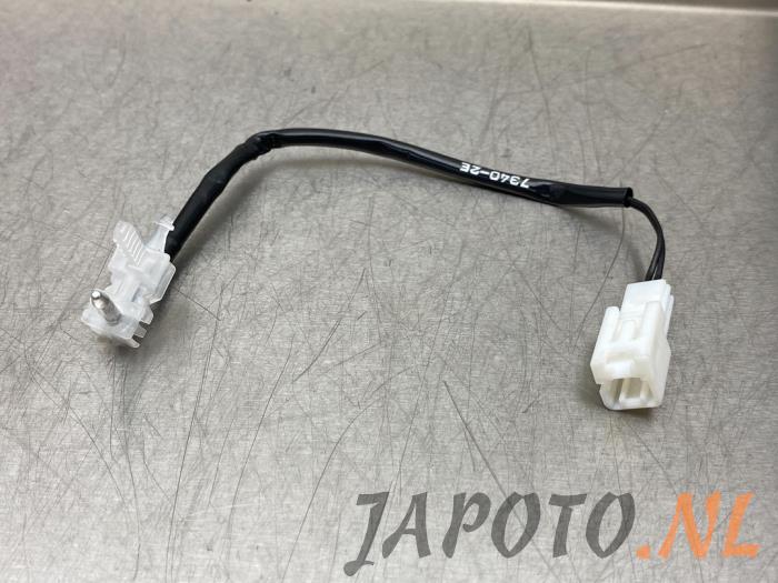 Cable (miscellaneous) from a Toyota Yaris IV (P21/PA1/PH1) 1.5 12V Hybrid 2021