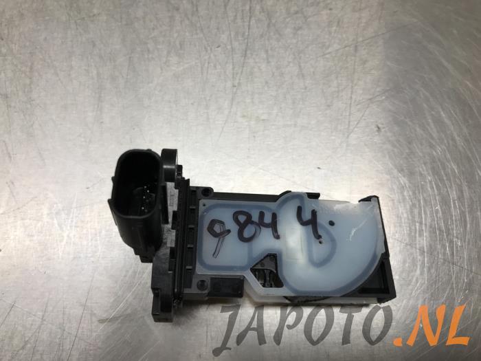 Begagnade Luftmassemätare Toyota Yaris IV (P21/PA1/PH1) 1.5 12V Hybrid Pris € 36,70 Marginaltabell erbjuds av Japoto Parts B.V.