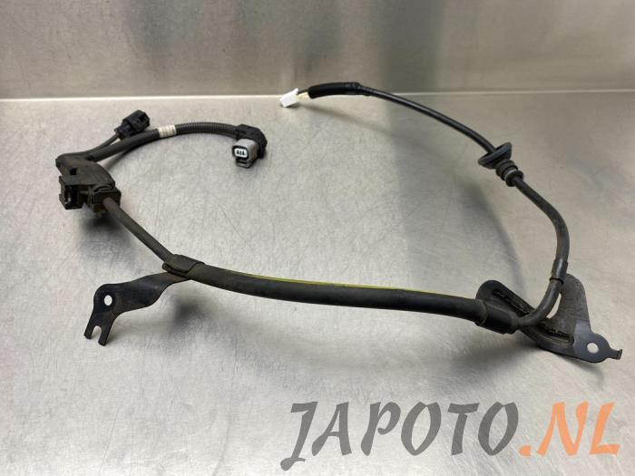 Usagé Câble frein à main Toyota Yaris IV (P21/PA1/PH1) 1.5 12V Hybrid Prix € 36,70 Règlement à la marge proposé par Japoto Parts B.V.