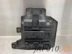 Used Battery box Hyundai i20 1.2i 16V Price € 24,95 Margin scheme offered by Japoto Parts B.V.