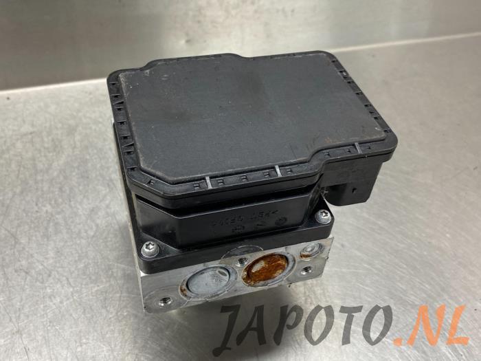 Usagé Bloc ABS Honda Jazz (GE6/GE8/GG/GP) 1.3 VTEC 16V Hybrid Prix € 78,70 Règlement à la marge proposé par Japoto Parts B.V.