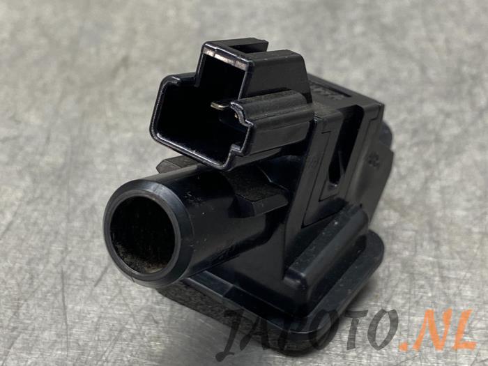 Begagnade Innetemperatursensor Lexus SC 430 4.3i 32V VVT-i Pris € 15,74 Marginaltabell erbjuds av Japoto Parts B.V.