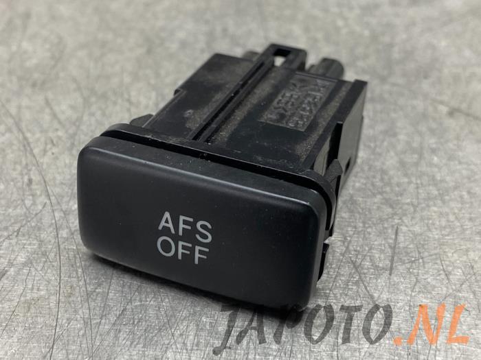 Usagé Commodo Lexus SC 430 4.3i 32V VVT-i Prix € 20,95 Règlement à la marge proposé par Japoto Parts B.V.