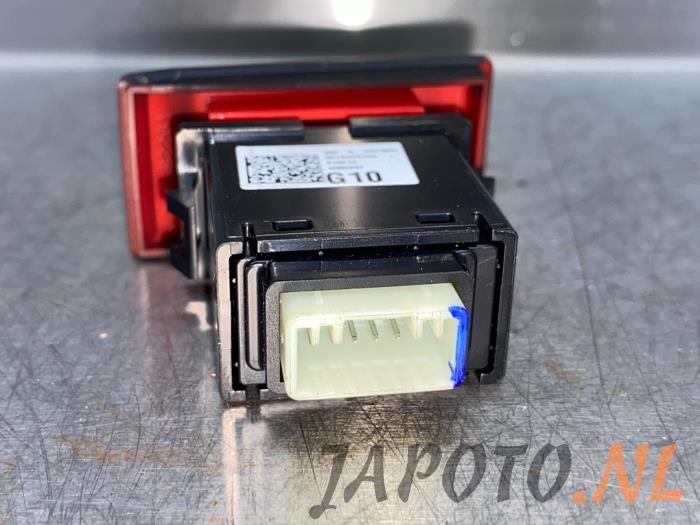 Panic lighting switch from a Kia Picanto (JA) 1.0 T-GDI 12V 2021