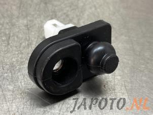 Used Door contact switch Kia Picanto (JA) 1.0 T-GDI 12V Price € 12,04 Inclusive VAT offered by Japoto Parts B.V.