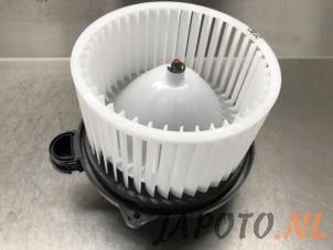 Usagé Ventilateur chauffage Kia Picanto (JA) 1.0 T-GDI 12V Prix € 60,49 Prix TTC proposé par Japoto Parts B.V.