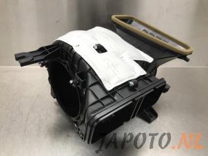 Usagé Boîtier chauffage Kia Picanto (JA) 1.0 T-GDI 12V Prix € 120,94 Prix TTC proposé par Japoto Parts B.V.