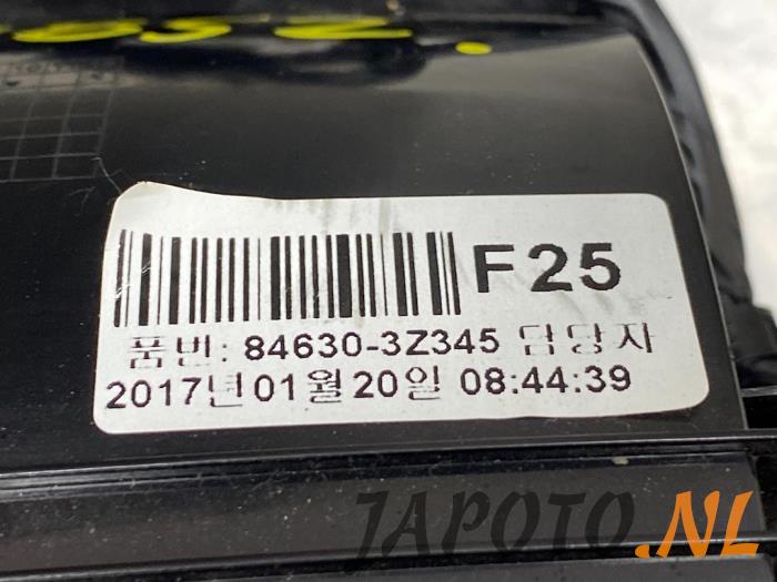 Compartiment de rangement d'un Hyundai i40 CW (VFC) 2.0 GDI 16V 2017
