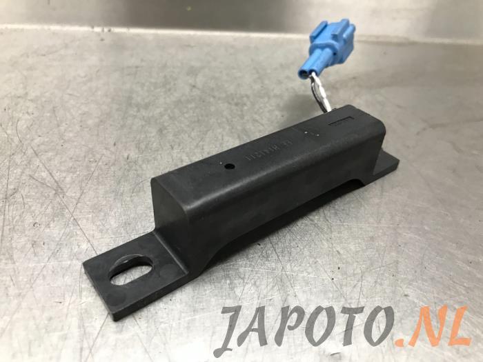 Używane Keyless Entry-Antena Nissan NV 200 (M20M) 1.5 dCi 90 Cena € 25,35 Z VAT oferowane przez Japoto Parts B.V.