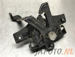 Used Bonnet lock mechanism Nissan Micra (K13) 1.2 12V Price € 29,95 Margin scheme offered by Japoto Parts B.V.