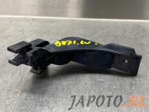 Used Front bumper bracket, left Toyota Yaris (P1) 1.3 16V VVT-i Price € 9,95 Margin scheme offered by Japoto Parts B.V.