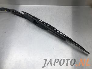 Usagé Bras essuie-glace avant Subaru Impreza II Plus (GG) 2.0 16V TS,GX 4x4 Prix € 14,95 Règlement à la marge proposé par Japoto Parts B.V.