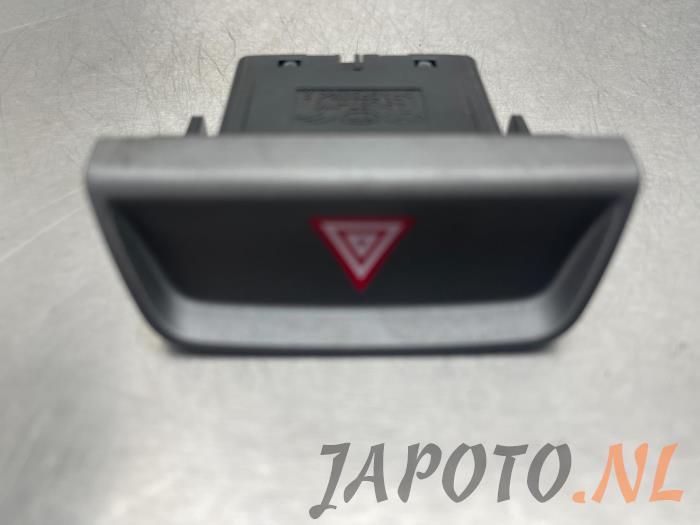 Panikbeleuchtung Schalter van een Kia Sportage (SL) 1.6 GDI 16V 4x2 2014