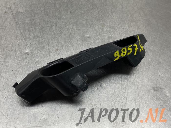 Front bumper bracket, right from a Nissan Note (E12) 1.5 dCi 90 2015