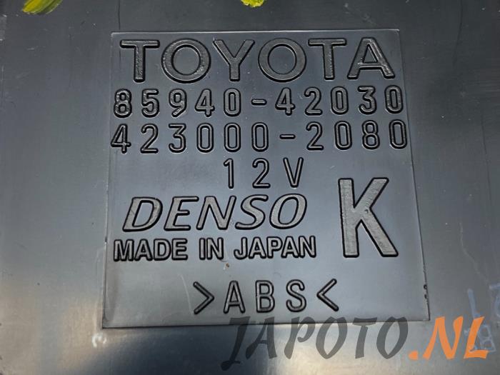 Relé de intervalo de un Toyota RAV4 (A4) 2.5 Hybrid 16V VVT-i 4x4 2019