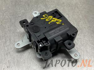 Usagé Clapet chauffage moteur Toyota RAV4 (A4) 2.5 Hybrid 16V VVT-i 4x4 Prix € 29,95 Règlement à la marge proposé par Japoto Parts B.V.