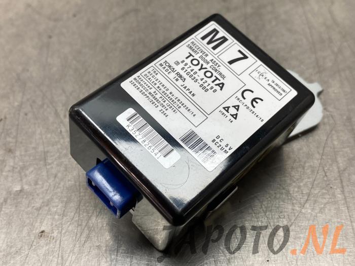 Used Smart entry computer Toyota RAV4 (A4) 2.5 Hybrid 16V VVT-i 4x4 Price € 52,45 Margin scheme offered by Japoto Parts B.V.
