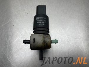 Used Windscreen washer pump Chevrolet Aveo 1.2 16V Price € 14,95 Margin scheme offered by Japoto Parts B.V.