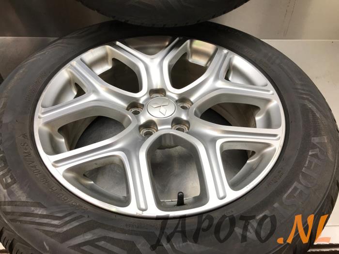 Set of sports wheels from a Mitsubishi Outlander (GF/GG) 2.0 16V PHEV 4x4 2014