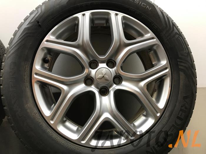 Set of sports wheels from a Mitsubishi Outlander (GF/GG) 2.0 16V PHEV 4x4 2014