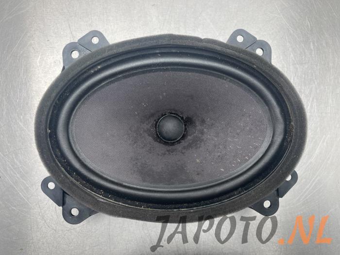 Używane Glosnik Isuzu D-Max (TFR/TFS) 2.5 D Twin Turbo Cena € 25,40 Z VAT oferowane przez Japoto Parts B.V.
